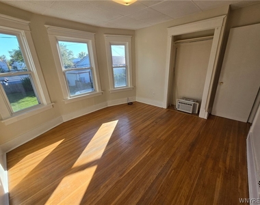 217 Hartwell Road - Photo Thumbnail 9