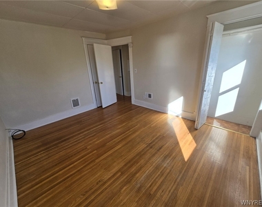 217 Hartwell Road - Photo Thumbnail 6