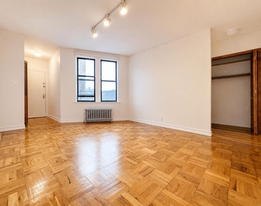 10 Adrian Avenue - Photo Thumbnail 1