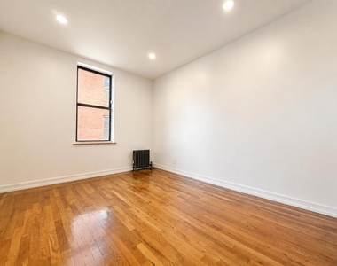 10 Adrian Avenue - Photo Thumbnail 9