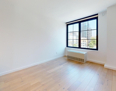 144-74 Northern Boulevard - Photo Thumbnail 8