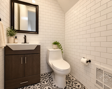 909 St Marks Avenue - Photo Thumbnail 4