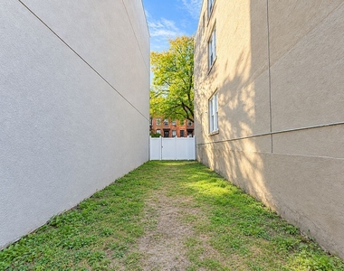 Waverly Avenue - Photo Thumbnail 6