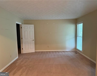 2945 Alan Drive Sw - Photo Thumbnail 6