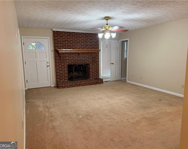 2945 Alan Drive Sw - Photo Thumbnail 8