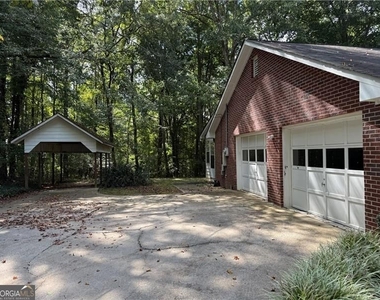 2945 Alan Drive Sw - Photo Thumbnail 3