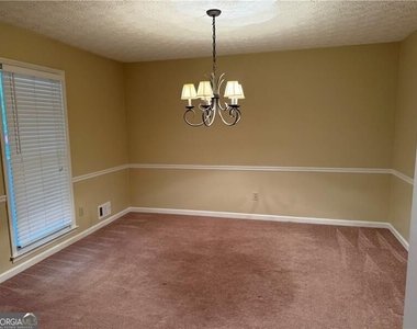 2945 Alan Drive Sw - Photo Thumbnail 5