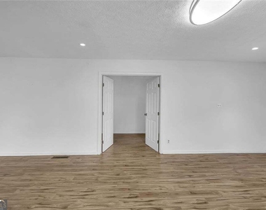 1242 Cooper Road - Photo Thumbnail 20
