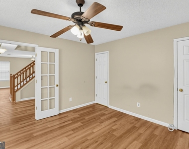 1560 Rogers Crossing Drive - Photo Thumbnail 4