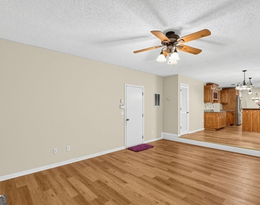 1560 Rogers Crossing Drive - Photo Thumbnail 10