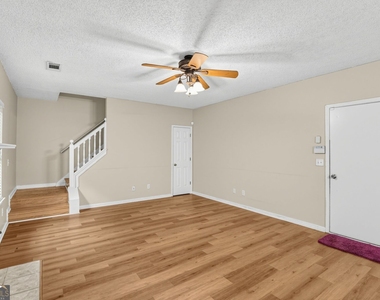 1560 Rogers Crossing Drive - Photo Thumbnail 14