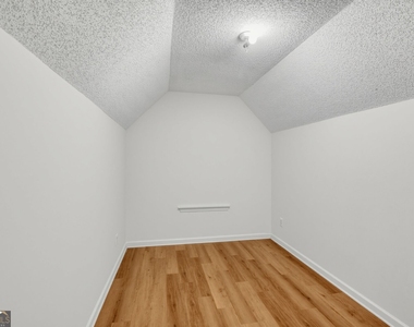 1560 Rogers Crossing Drive - Photo Thumbnail 36