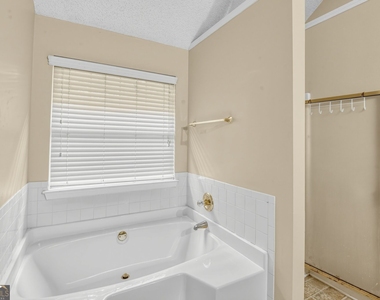 1560 Rogers Crossing Drive - Photo Thumbnail 25