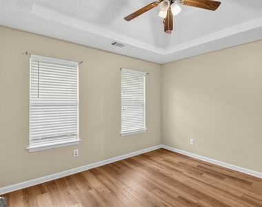 1560 Rogers Crossing Drive - Photo Thumbnail 27