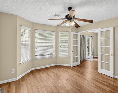 1560 Rogers Crossing Drive - Photo Thumbnail 15
