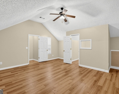 1560 Rogers Crossing Drive - Photo Thumbnail 29