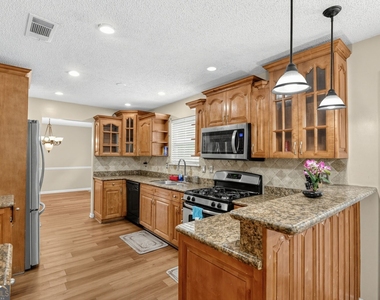 1560 Rogers Crossing Drive - Photo Thumbnail 8