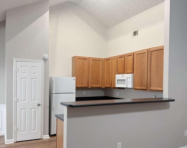 204 Kingfisher Point - Photo Thumbnail 4