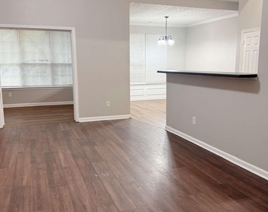204 Kingfisher Point - Photo Thumbnail 3