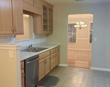 2106 Grant Avenue - Photo Thumbnail 6
