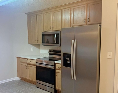 2106 Grant Avenue - Photo Thumbnail 4