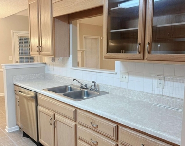 2106 Grant Avenue - Photo Thumbnail 20