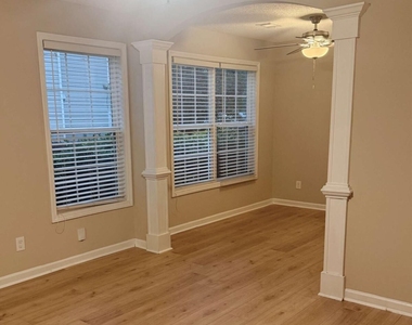 2106 Grant Avenue - Photo Thumbnail 10