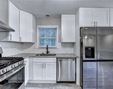 2736 Eaton Place - Photo Thumbnail 14
