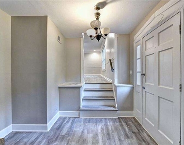 2736 Eaton Place - Photo Thumbnail 2