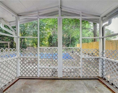 2736 Eaton Place - Photo Thumbnail 42