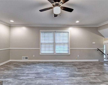 2736 Eaton Place - Photo Thumbnail 5