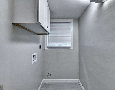 2736 Eaton Place - Photo Thumbnail 26