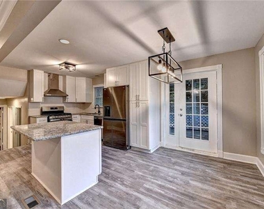 2736 Eaton Place - Photo Thumbnail 11