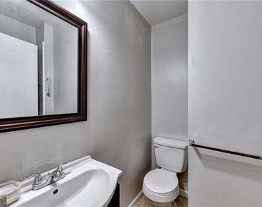 2736 Eaton Place - Photo Thumbnail 31