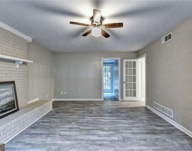 2736 Eaton Place - Photo Thumbnail 21