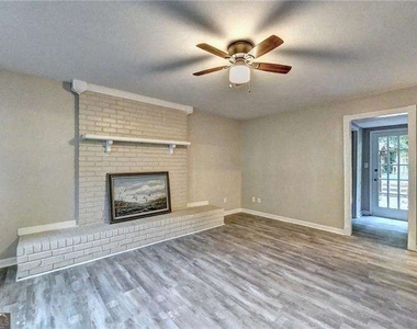 2736 Eaton Place - Photo Thumbnail 20