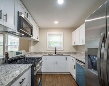 2137 Delowe Drive - Photo Thumbnail 5