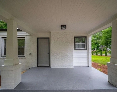 2137 Delowe Drive - Photo Thumbnail 2