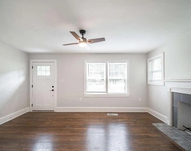 2137 Delowe Drive - Photo Thumbnail 17