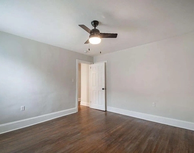 2137 Delowe Drive - Photo Thumbnail 25