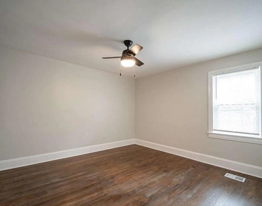 2137 Delowe Drive - Photo Thumbnail 13
