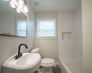 2137 Delowe Drive - Photo Thumbnail 10