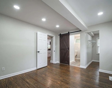 2137 Delowe Drive - Photo Thumbnail 24