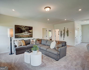 192 Marion Drive - Photo Thumbnail 14