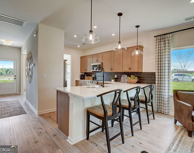 192 Marion Drive - Photo Thumbnail 6