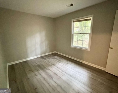 3895 Brookshire Place - Photo Thumbnail 10