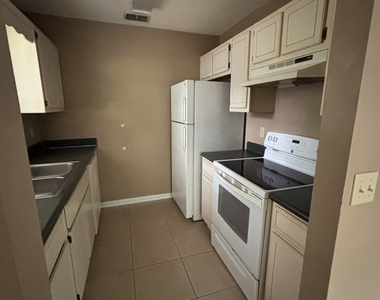 183 Talbot Court - Photo Thumbnail 34