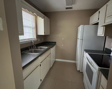 183 Talbot Court - Photo Thumbnail 33