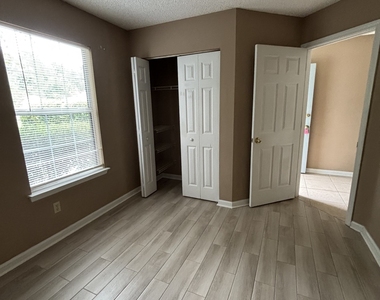 183 Talbot Court - Photo Thumbnail 35