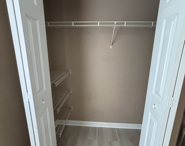 183 Talbot Court - Photo Thumbnail 36